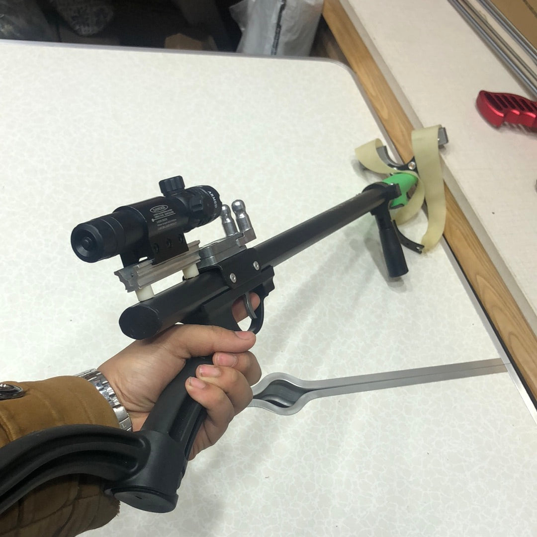 Powerful Outdoor Distance Shooting Laser Bow Hunting Slingshot With 5Pcs Rubbers