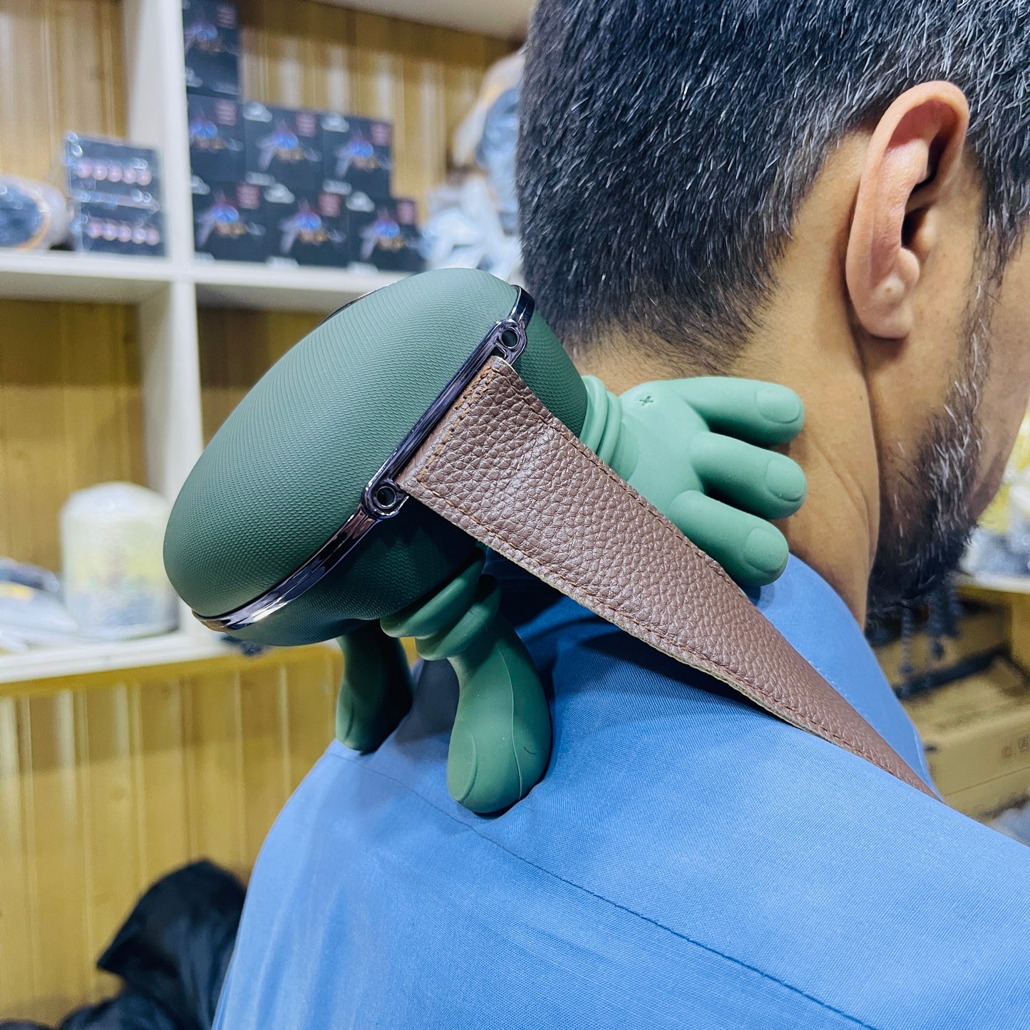 New Premium Human-Hand Simulation Shoulder and Neck Deep Tissue Massager N8