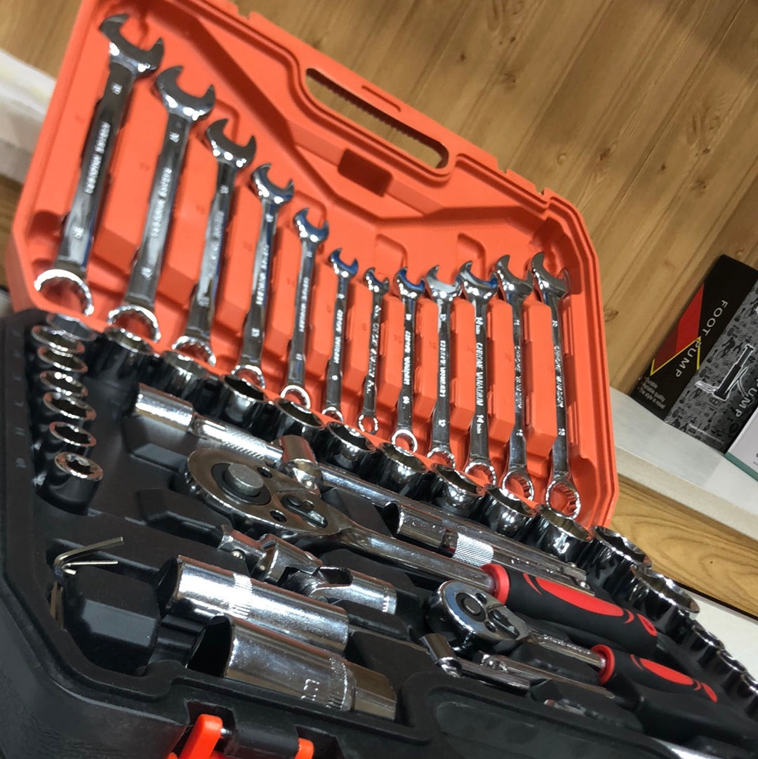 Imported 61 Piece Tool Kit