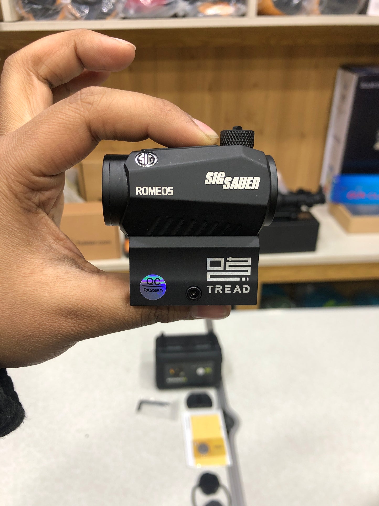 SIG SAUER Romeo5 1x20mm Tread Closed Red Dot Sight