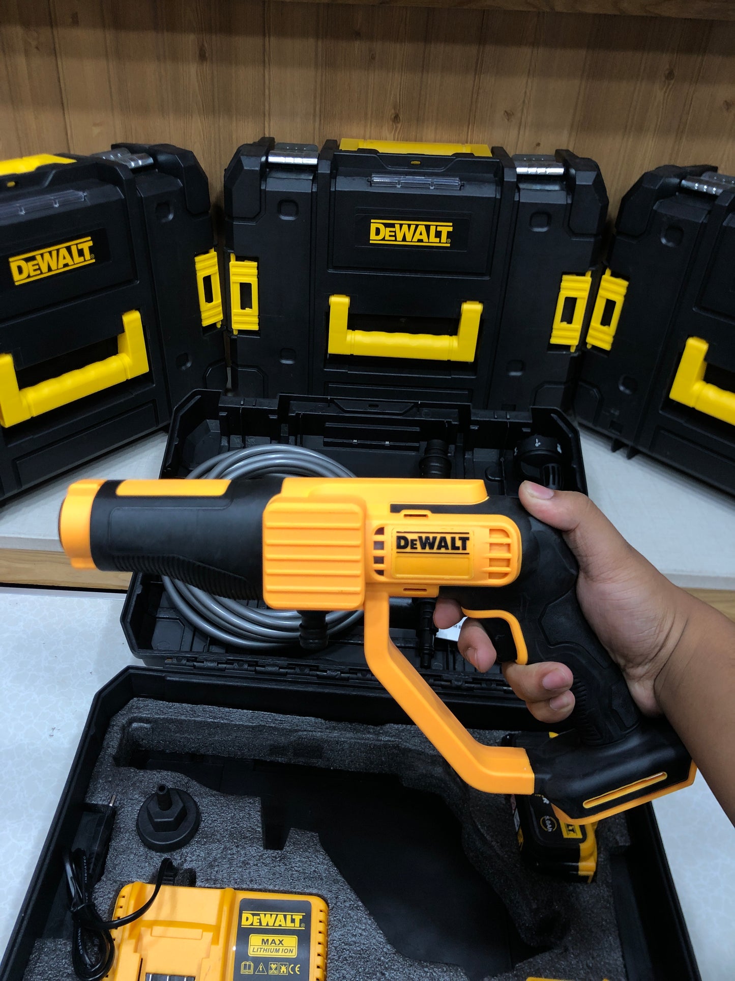 Dewalt 98V High Power Car Washer