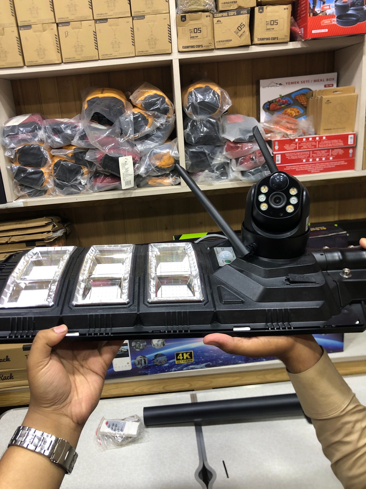 450W Solar Street Light With 4K HD Recording CCTV Camera