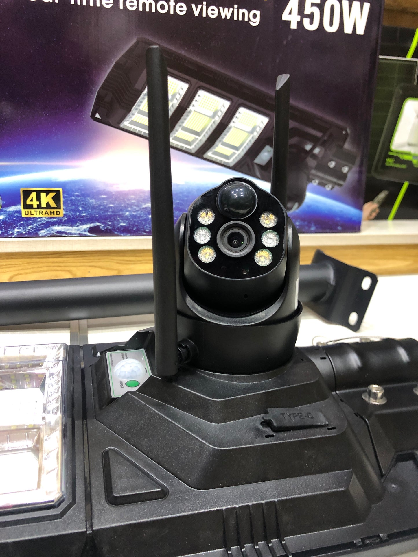 450W Solar Street Light With 4K HD Recording CCTV Camera