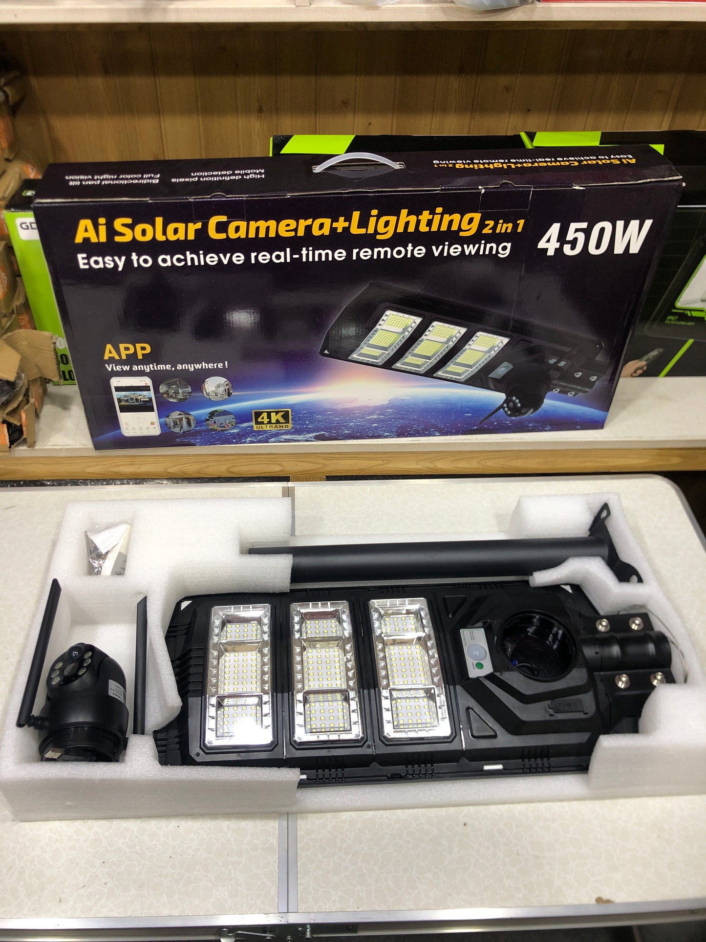 450W Solar Street Light With 4K HD Recording CCTV Camera