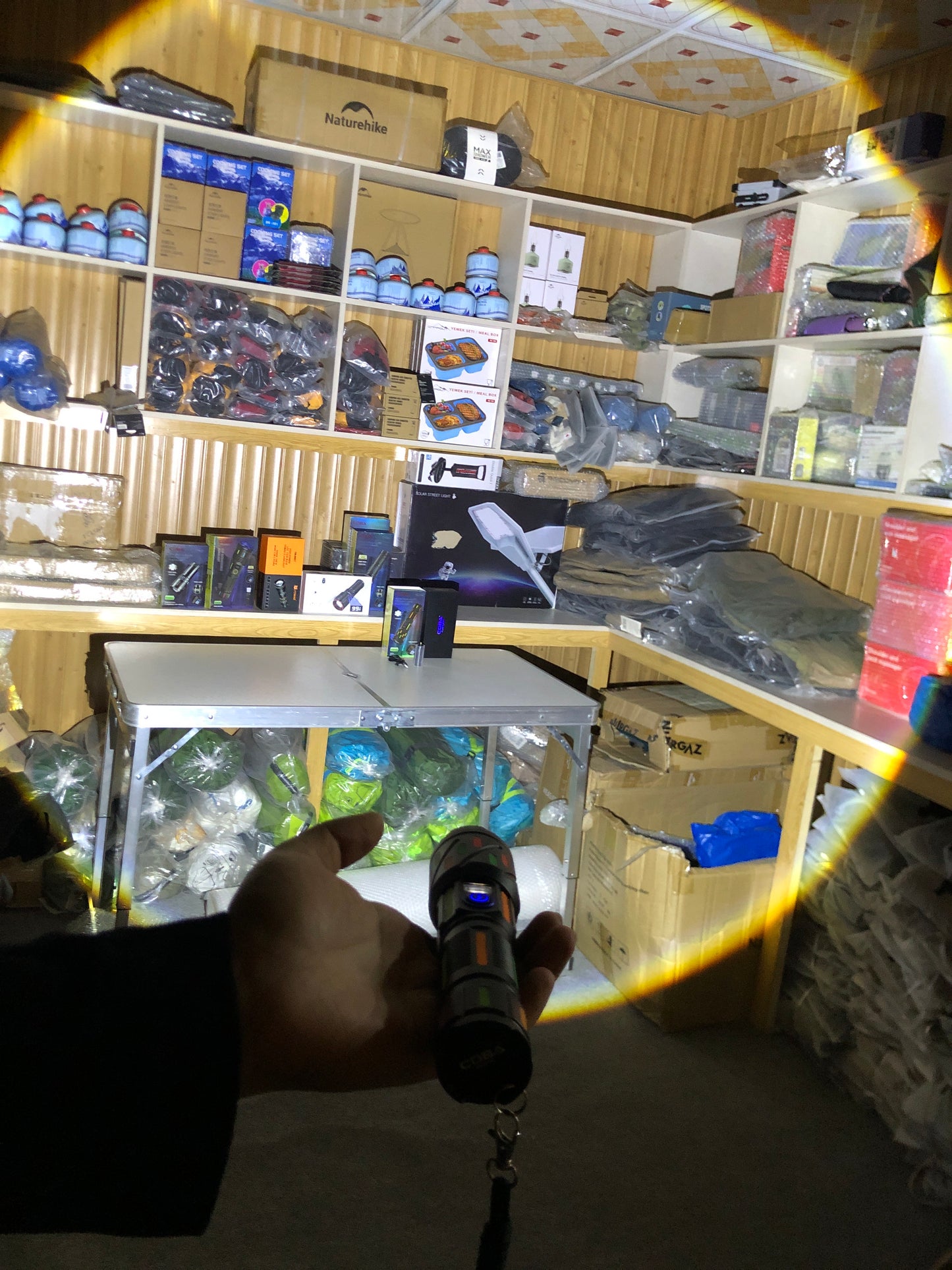 COBA High Power LED Flashlight With Fluorescent Absorbing Film Lumination CB-G706