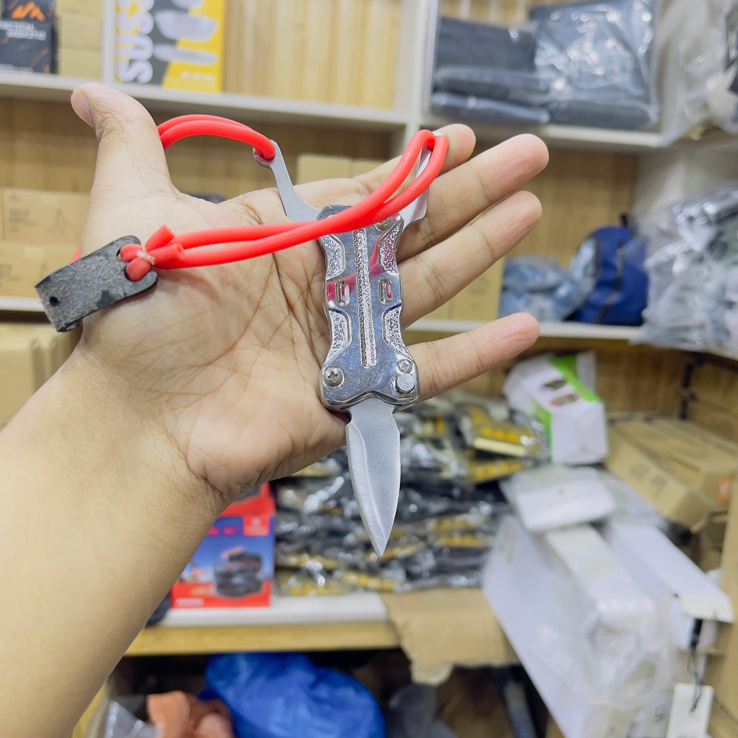 New Multifunctional EDC Hunting Mini Magnetic Slingshot With Ctical Knife
