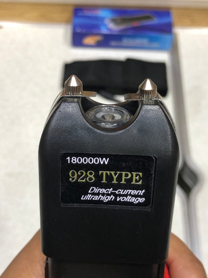 ELECTROSHOCK TASER SELF DEFENSE + FLASHLIGHT 928