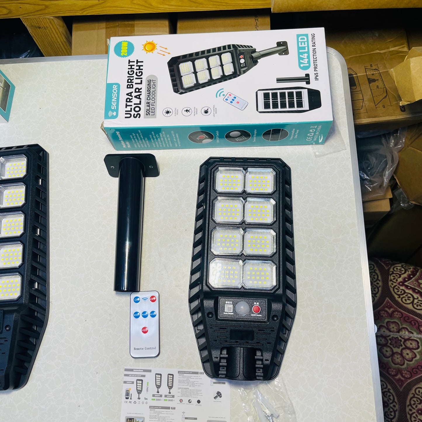 200W/300W/400W High-brightness Solar Powered Sensor Street lights