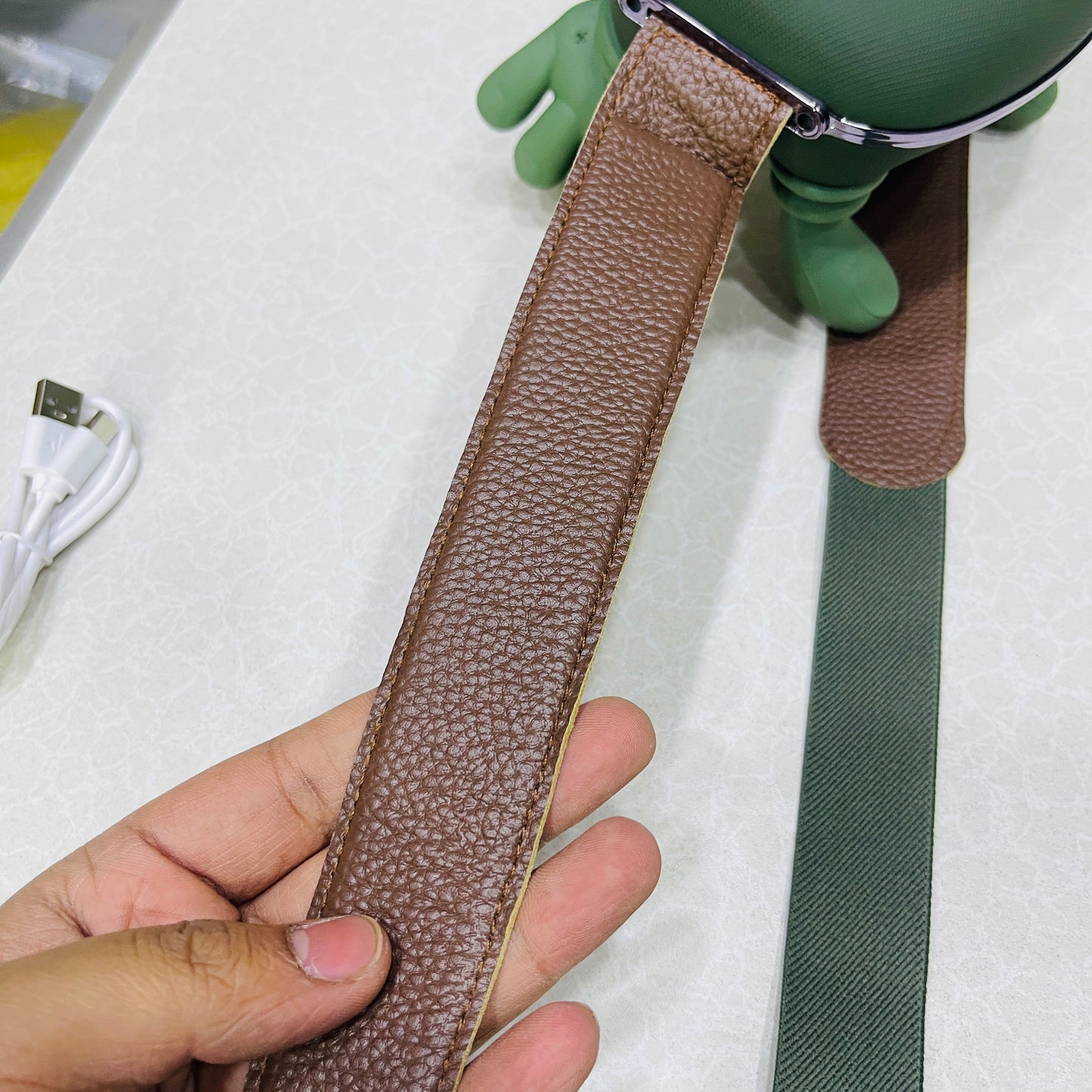 New Premium Human-Hand Simulation Shoulder and Neck Deep Tissue Massager N8