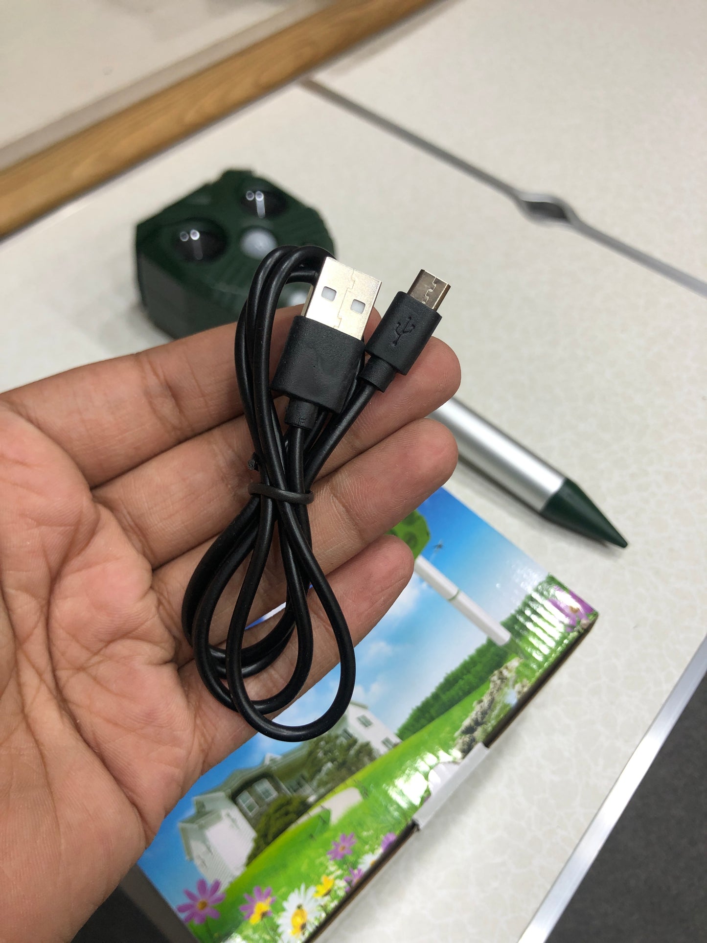 Solar Powered Animal Repellant USB Charging AI-906