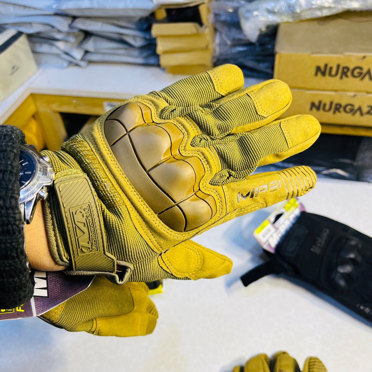 New Mechanix M-Pact Tactical Knuckle Protection Full Gloves – Touchscreen Compatible