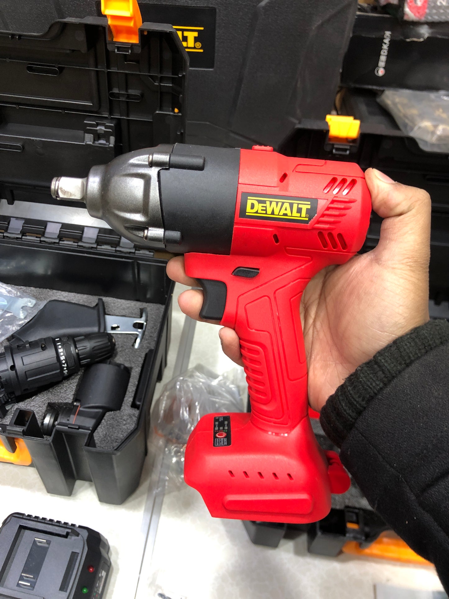 DeWalt 5 in 1 High Powered Multifunctional Tool Kit