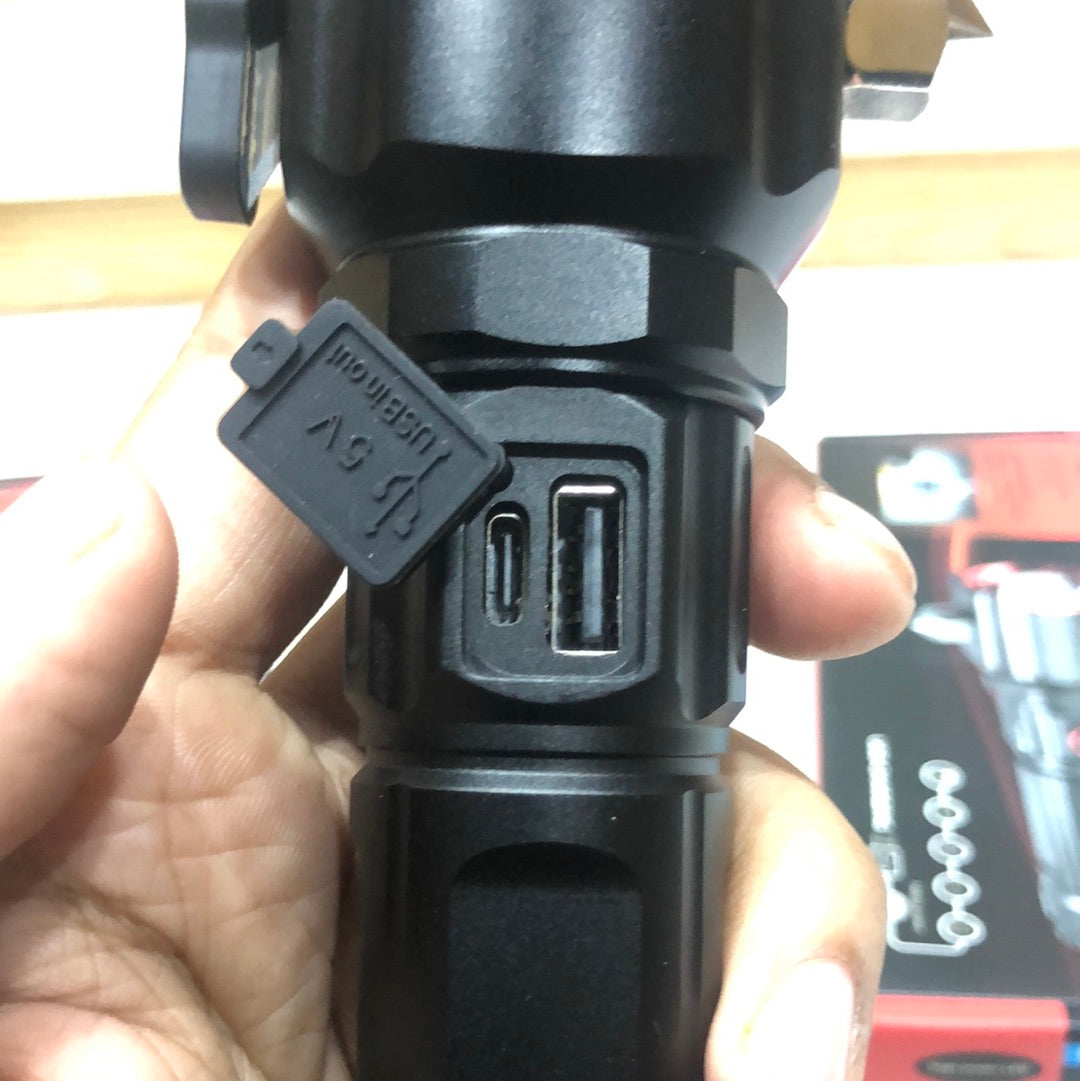 Multi-functional With Safety Hammer Flashlight