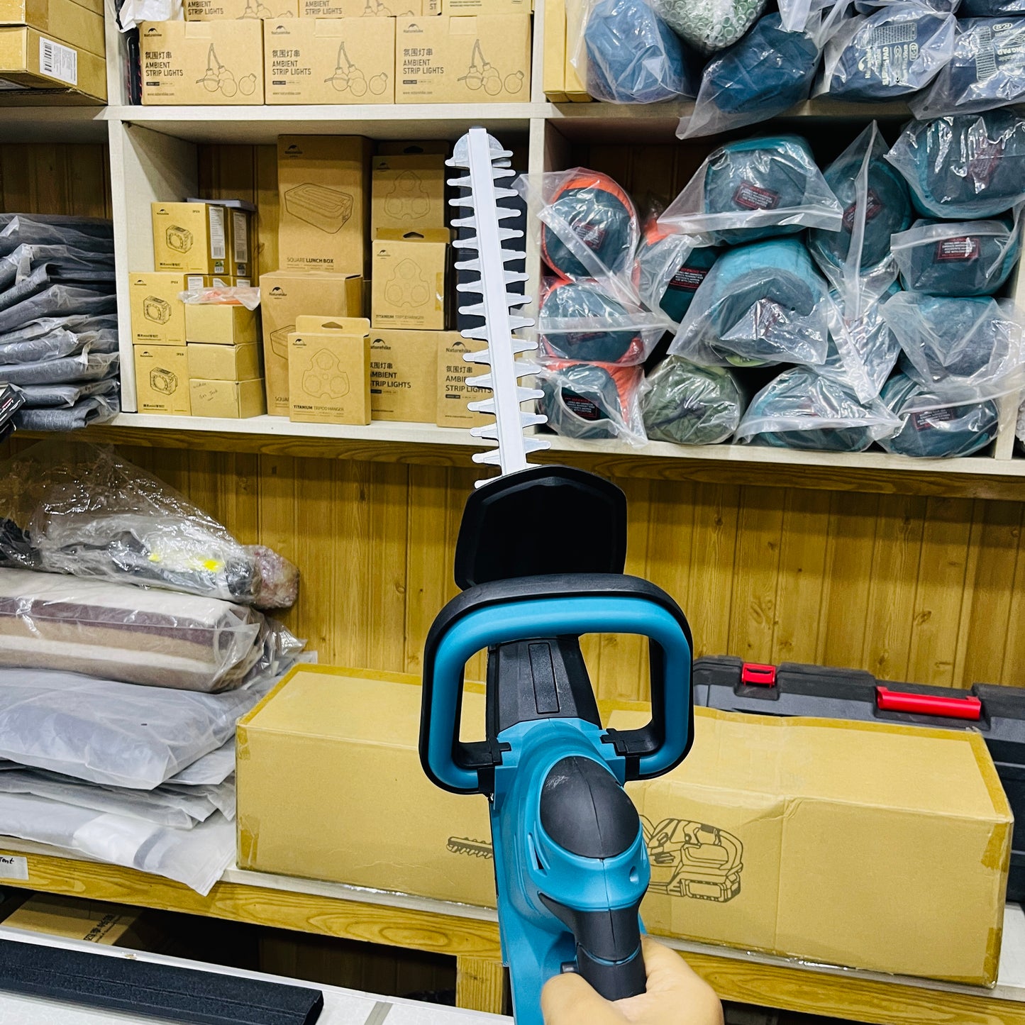 MAKITA Powerful Handheld Portable Multi-Functional Electric Hedge Trimmer