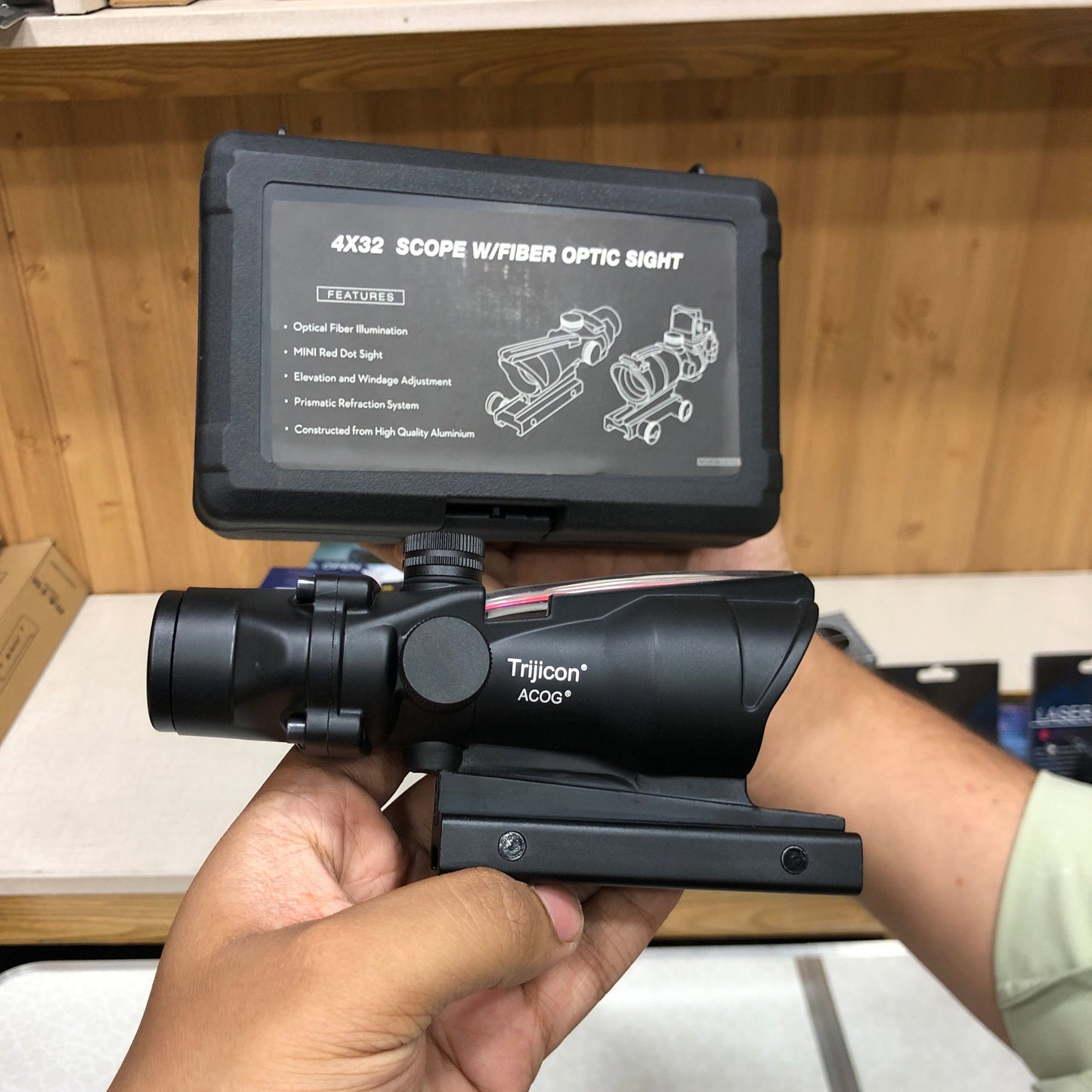 ACOG 4X32 Scope Red