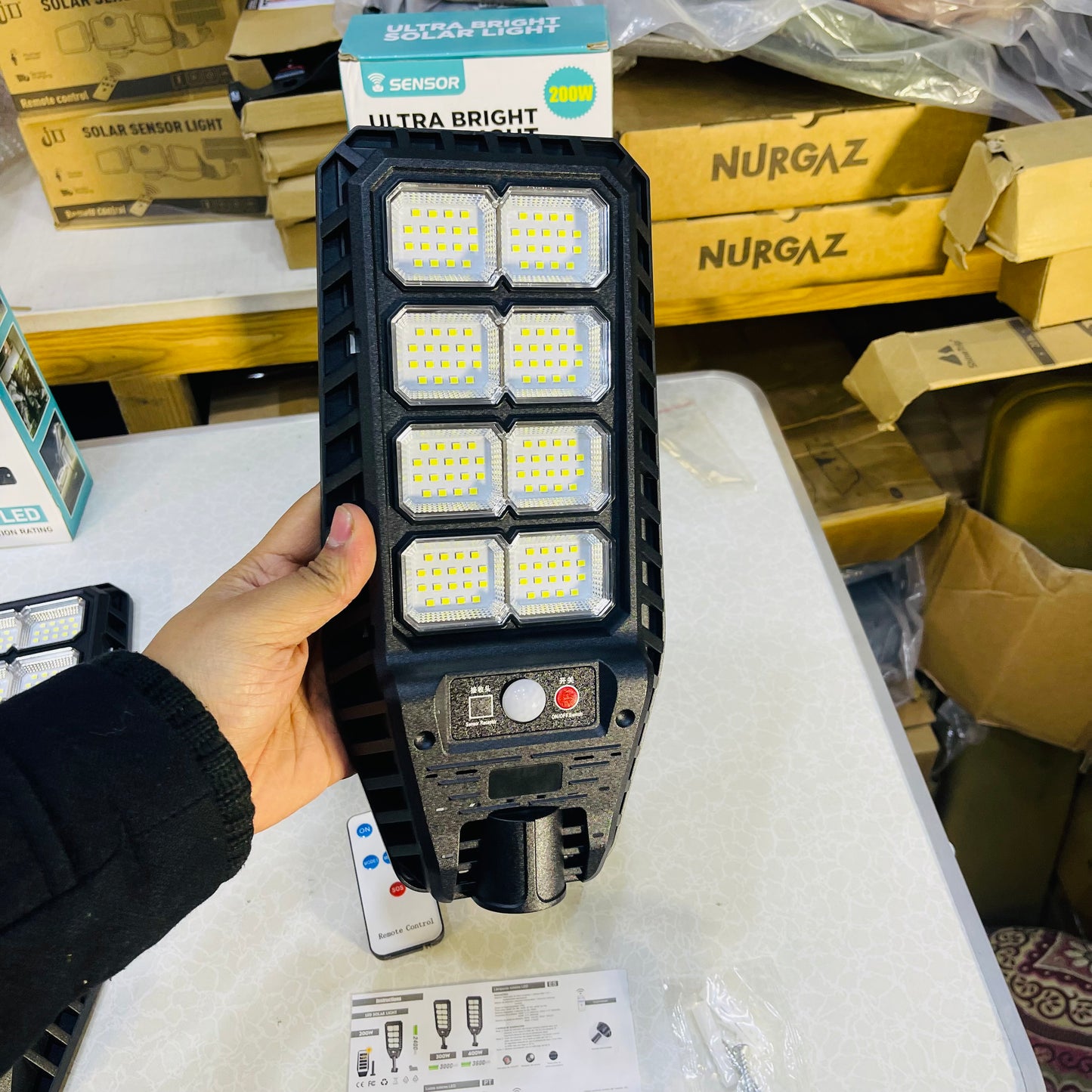 200W/300W/400W High-brightness Solar Powered Sensor Street lights