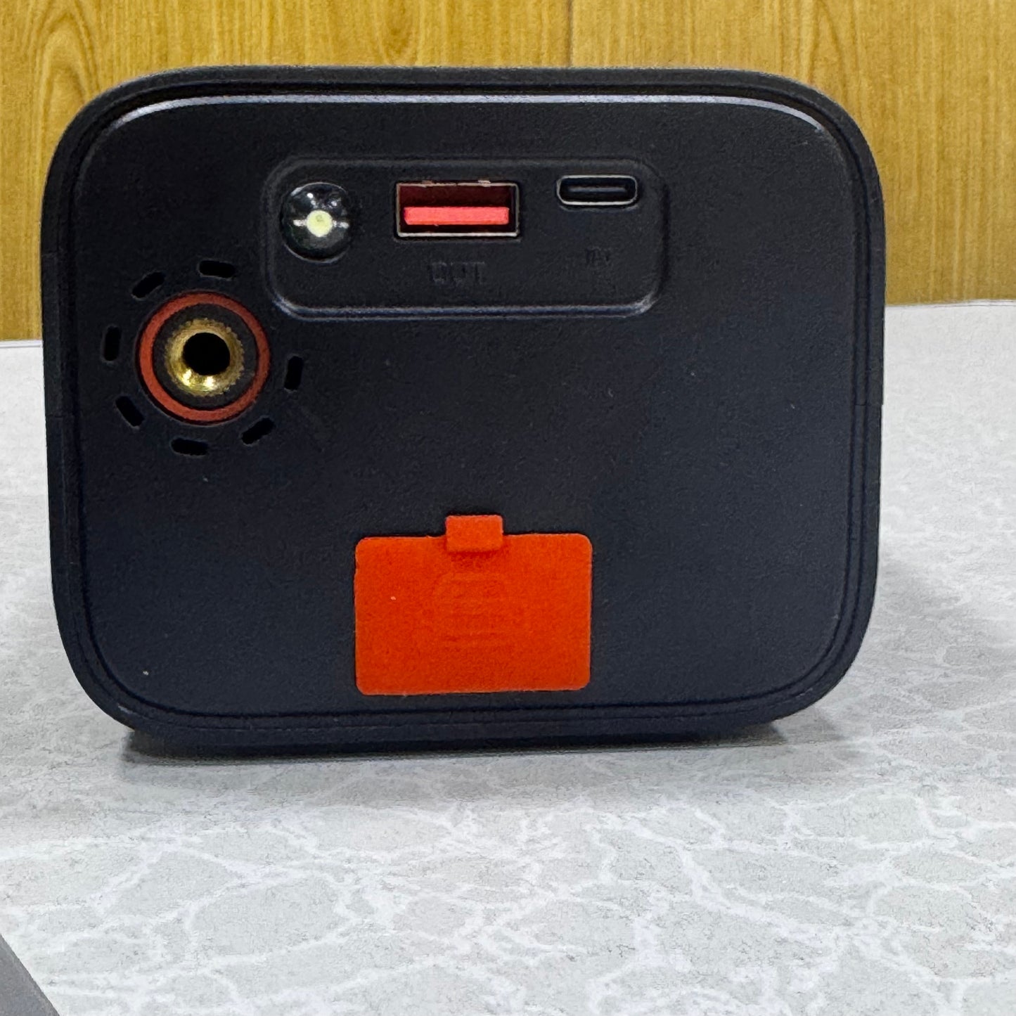 4 in 1 High Capacity Multi Function Portable Car Battery Jump Starter with Air Pump N1