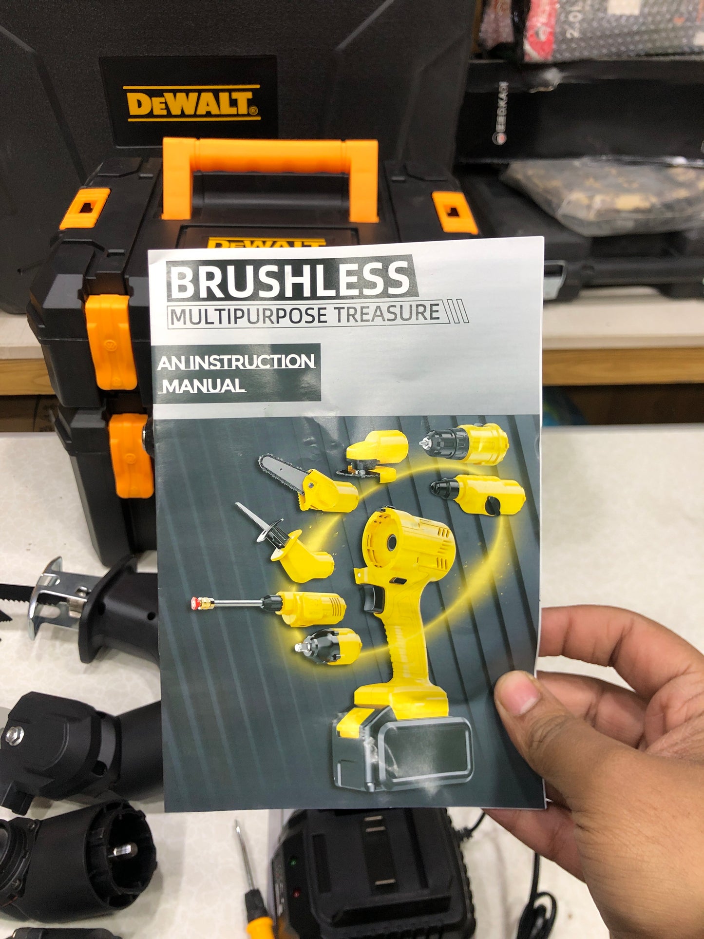 DeWalt 5 in 1 High Powered Multifunctional Tool Kit