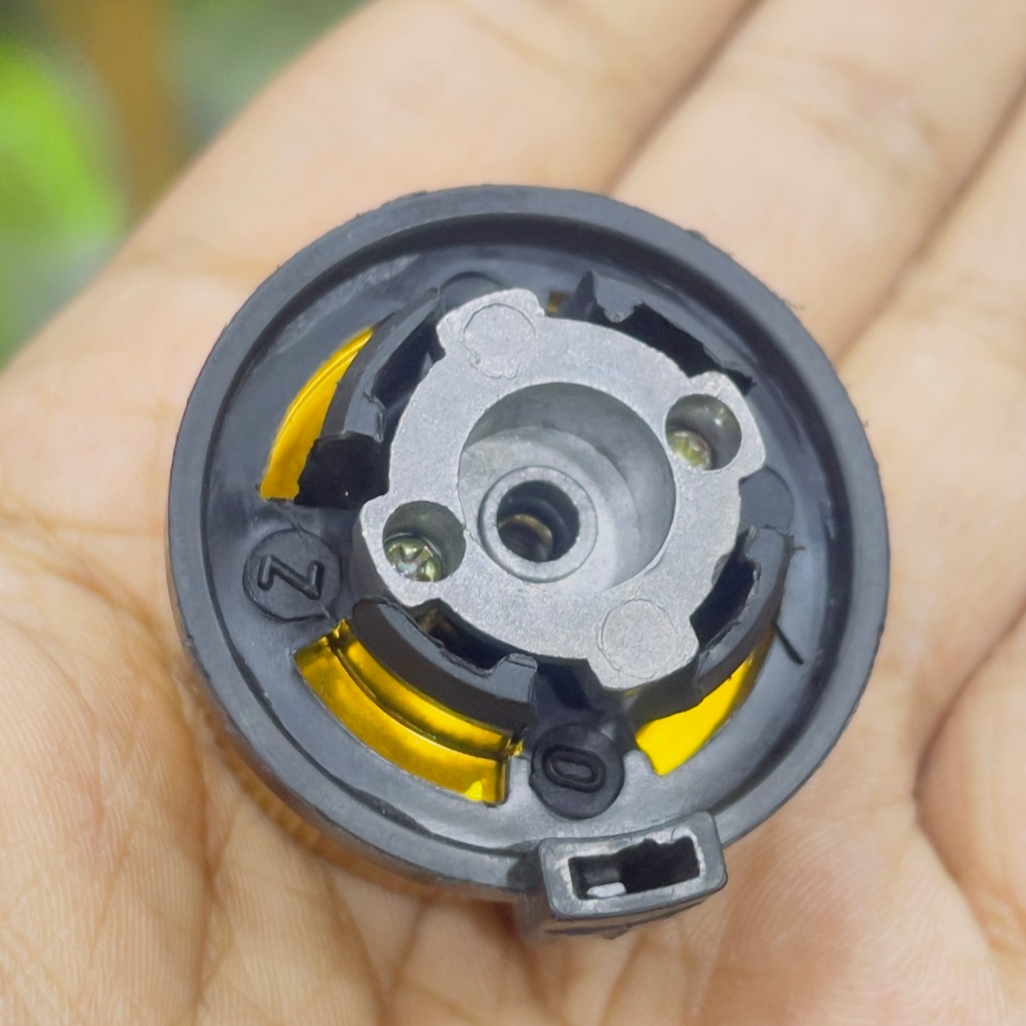Card Type Gas Bottle Head Adapter (Nozzle Type to Screw Type)