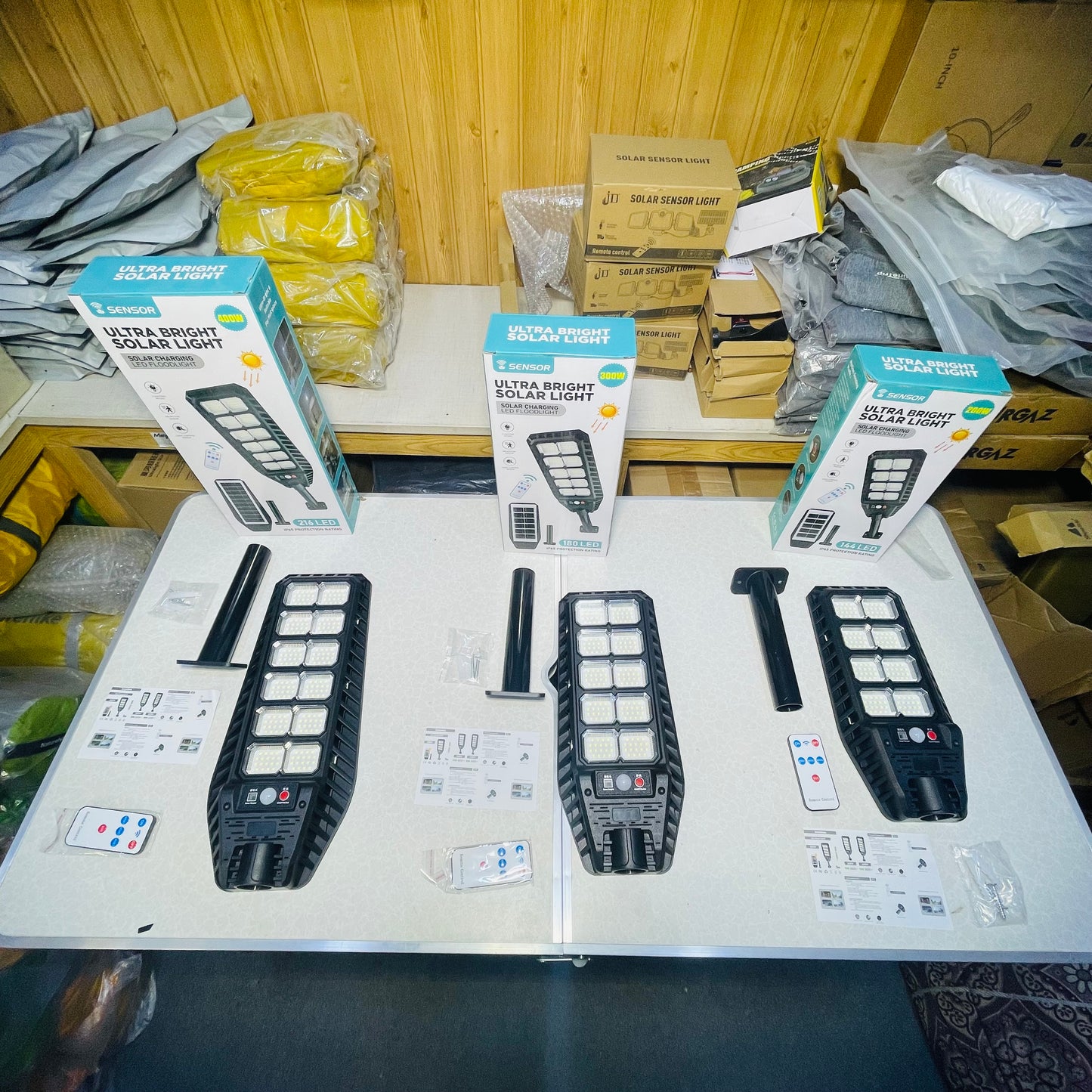 200W/300W/400W High-brightness Solar Powered Sensor Street lights