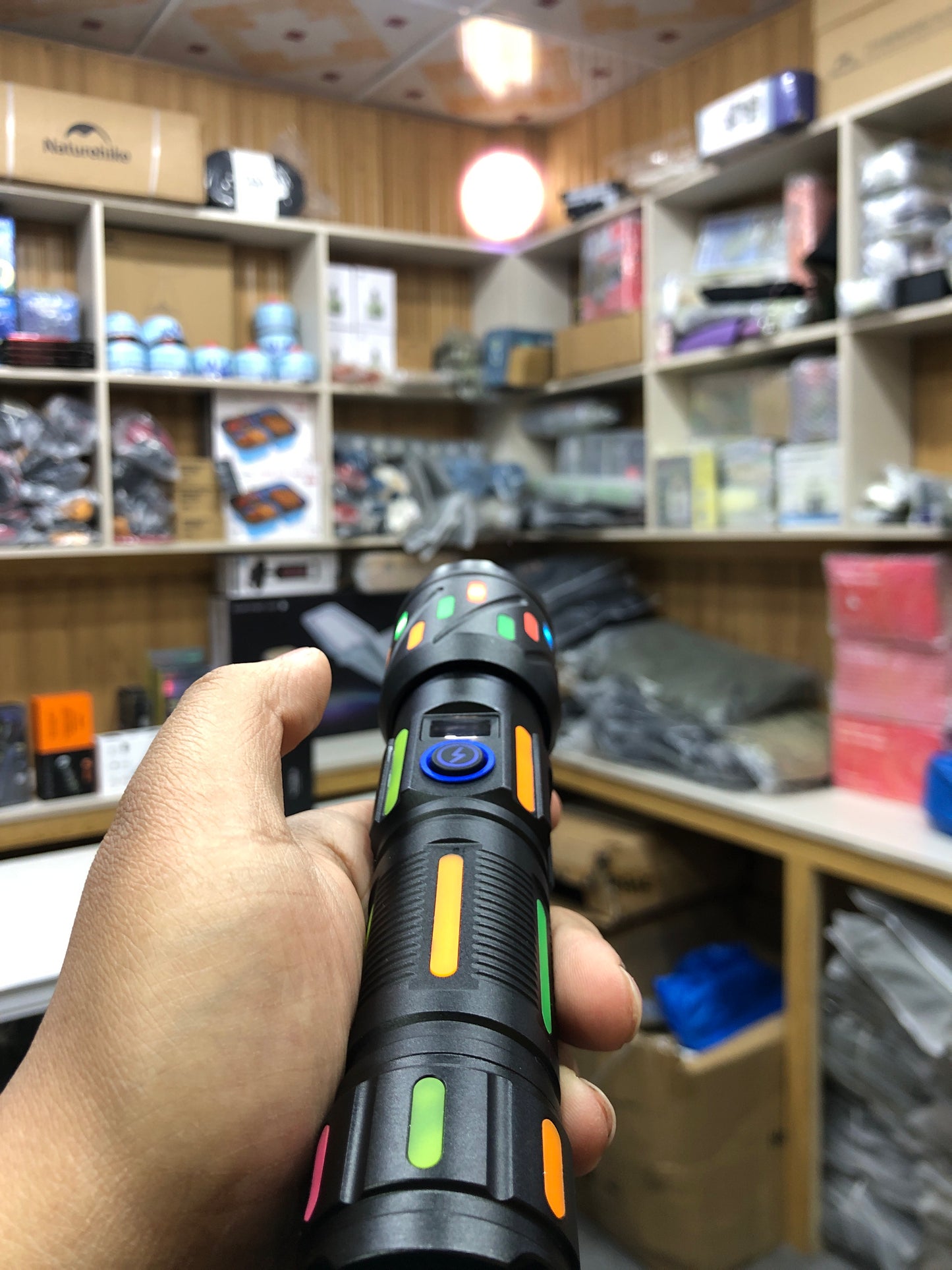 COBA High Power LED Flashlight With Fluorescent Absorbing Film Lumination CB-G706