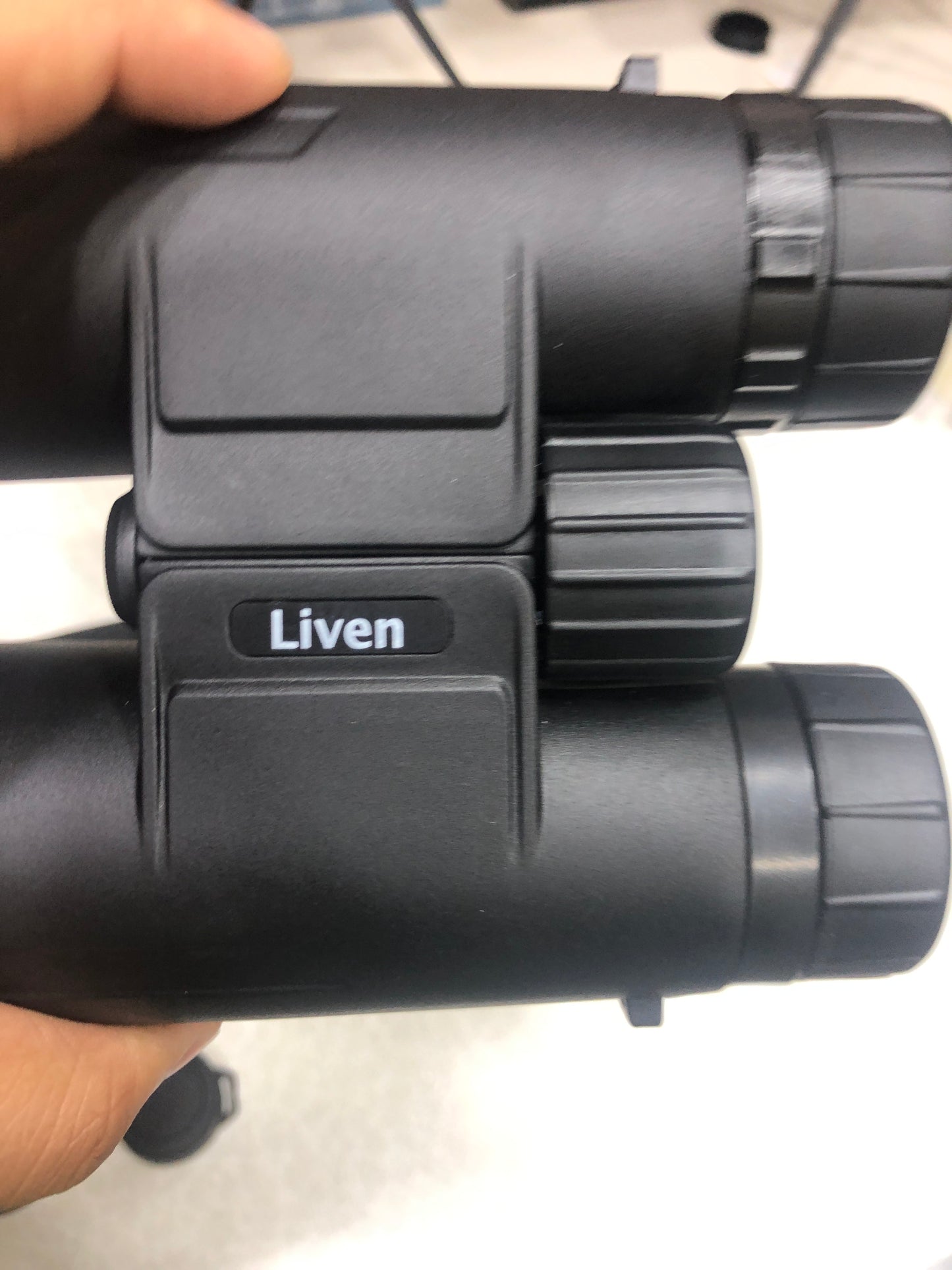 Liven 8x42 HD Binocular