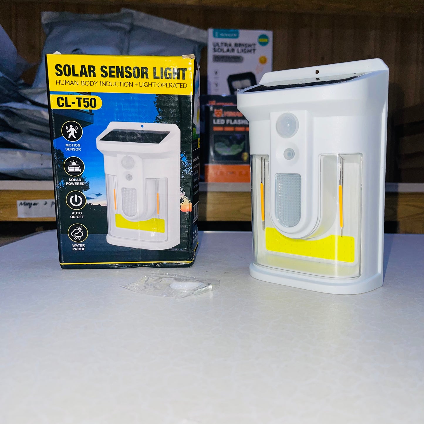 Solar-Powered Wall-Mounted Tungsten Filament Lamp CL-T50