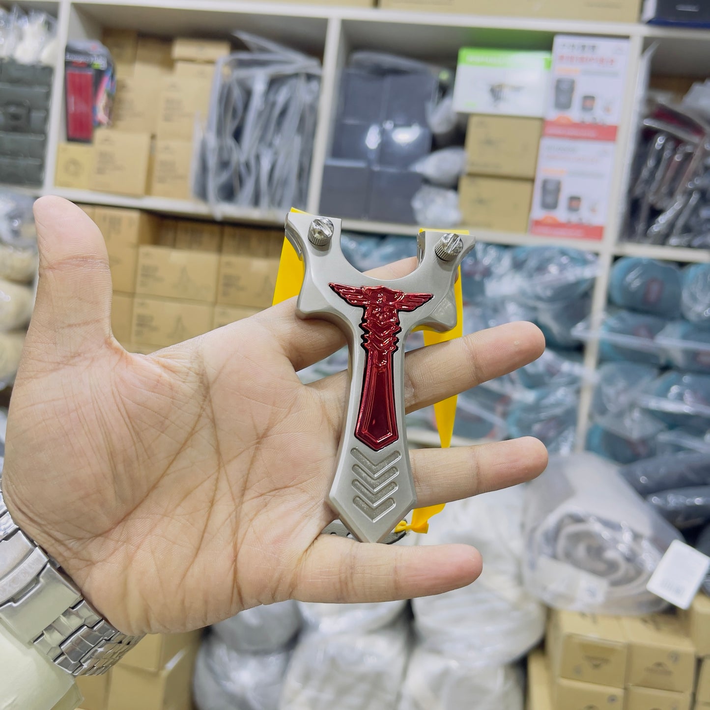 New High Quality Red Inlaid Fixed Metal Slingshot For Professional Hunting