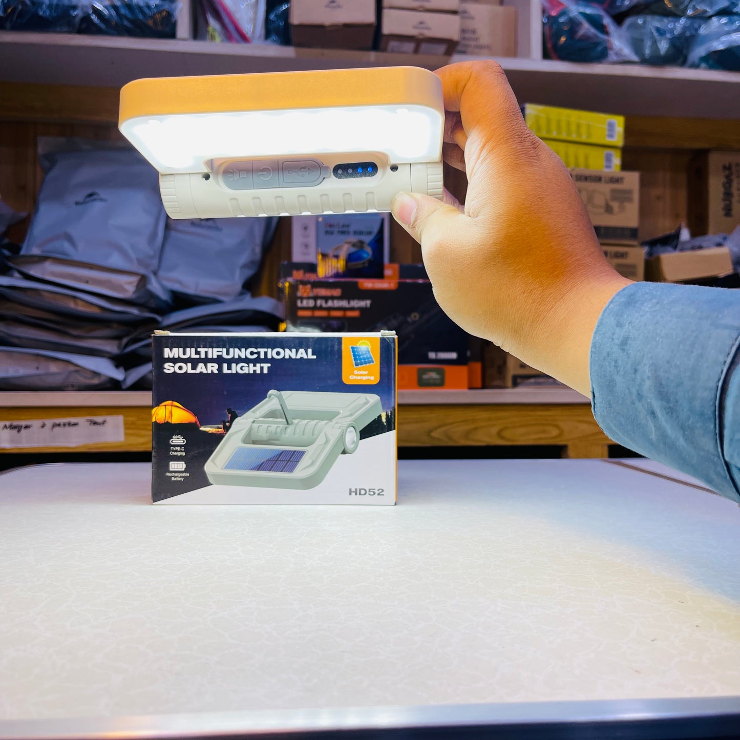 Multifunctional Solar Emergency Solar Light HD52