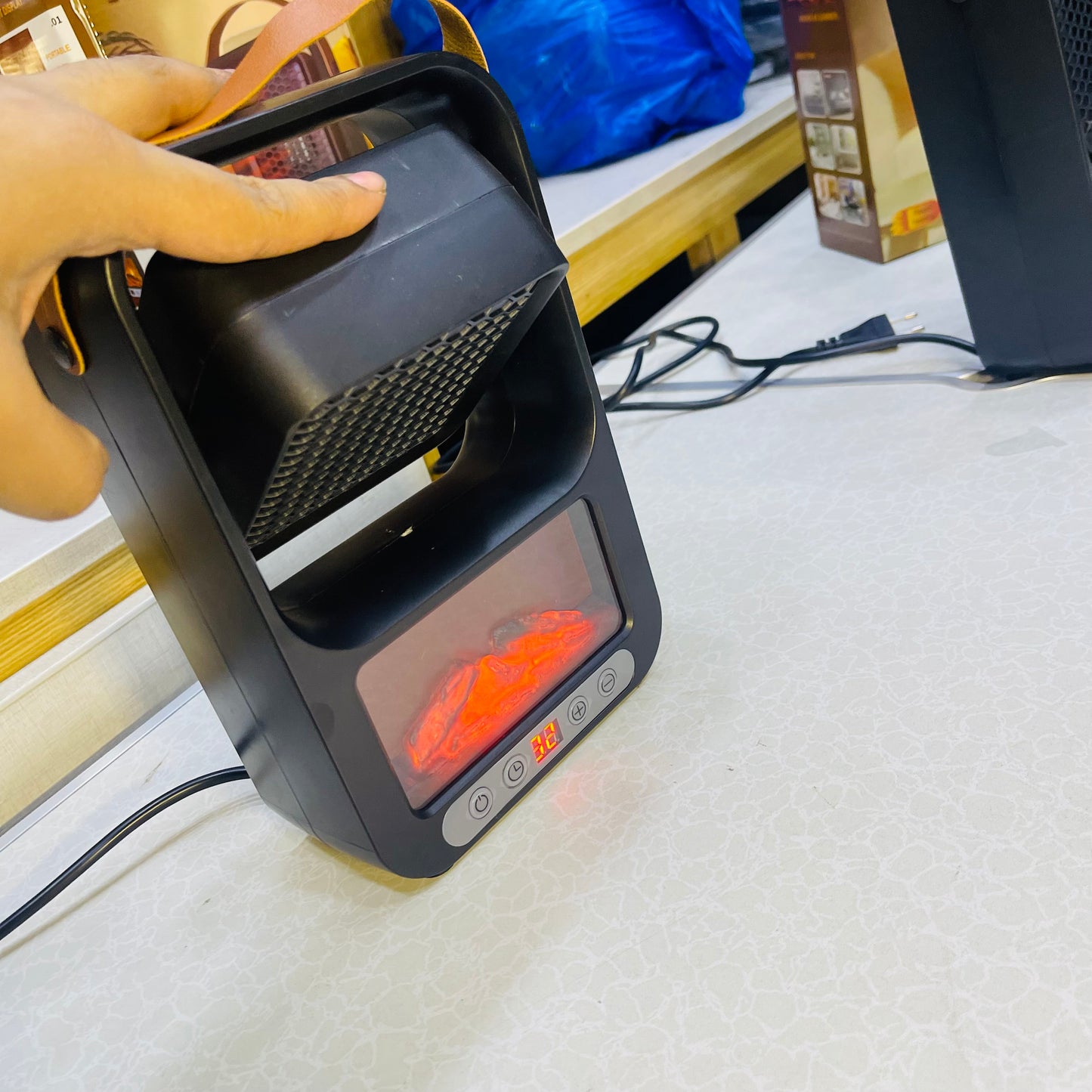 600W Ceramic Compact Electric Desktop Fan Heater 220V