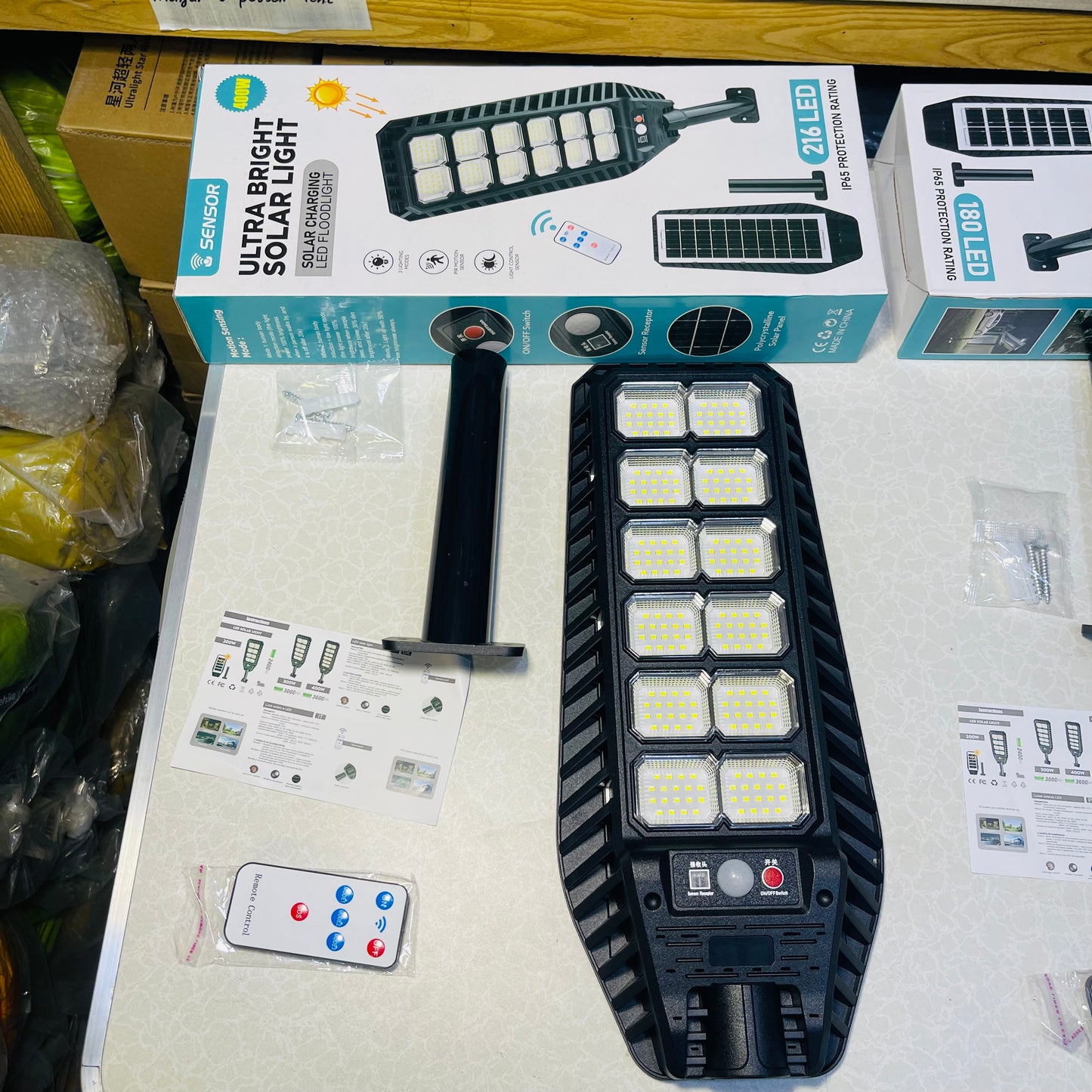 200W/300W/400W High-brightness Solar Powered Sensor Street lights