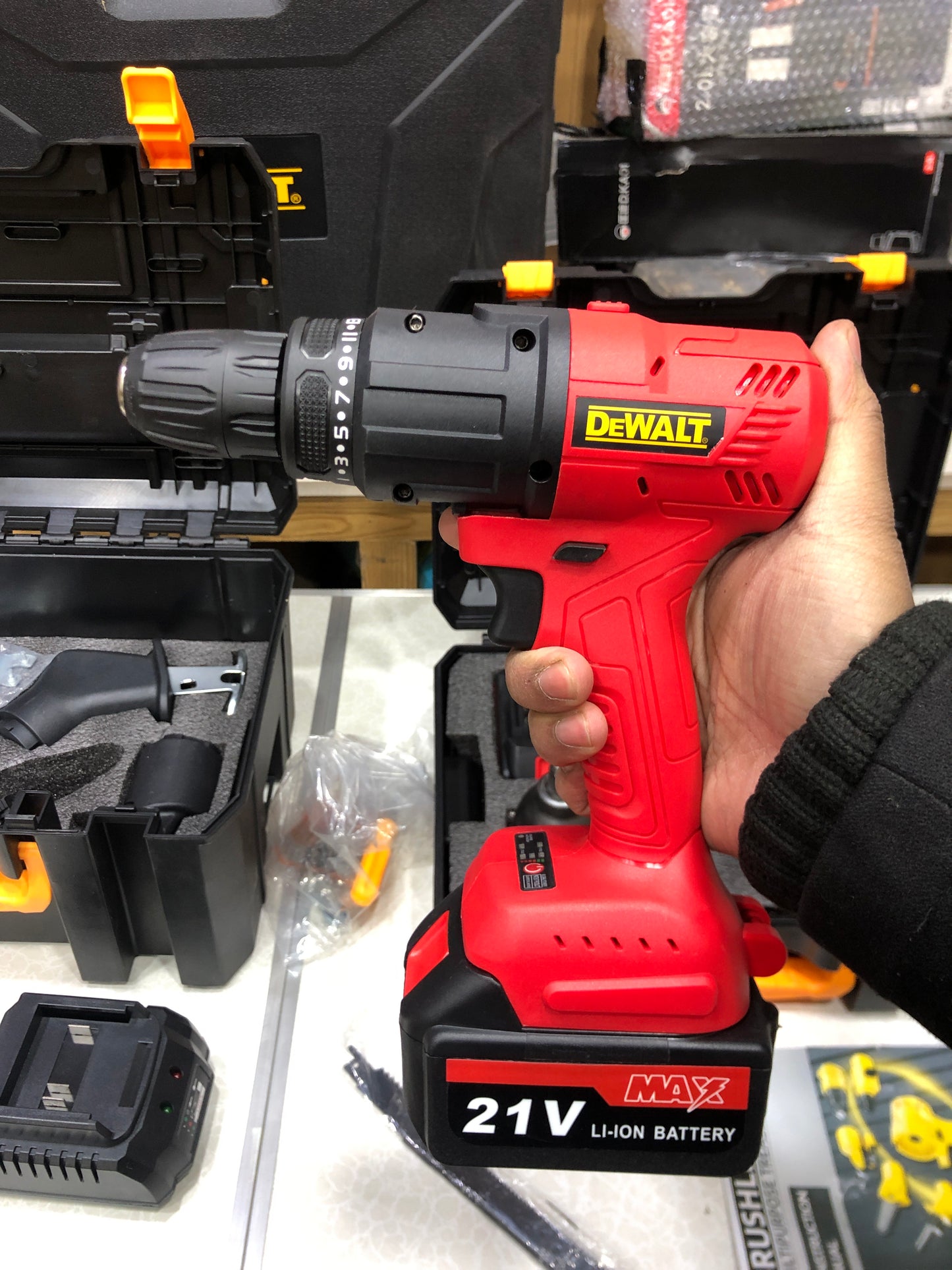 DeWalt 5 in 1 High Powered Multifunctional Tool Kit