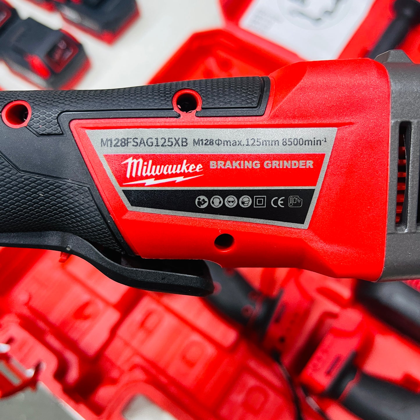 4pcs MILWAUKEE Premium Cordless & Brushless Power Tool Kit