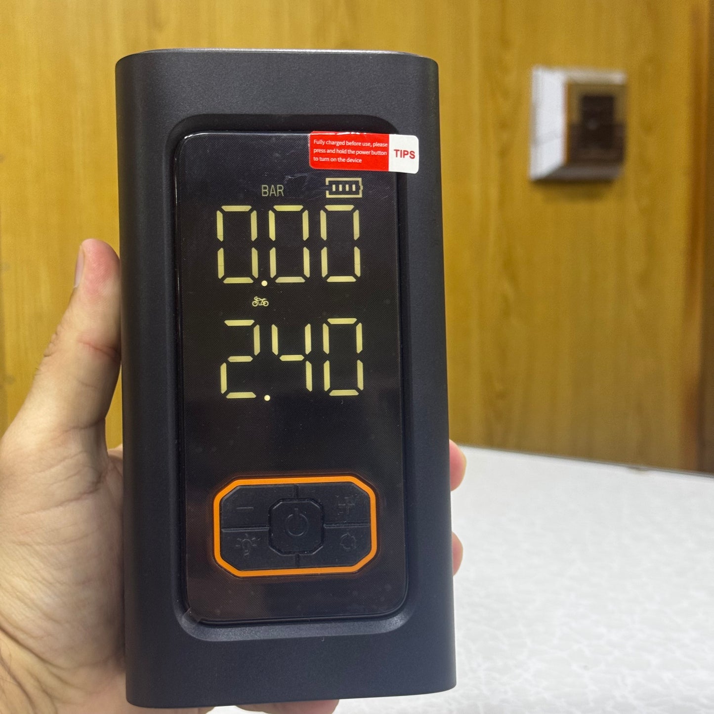 4 in 1 High Capacity Multi Function Portable Car Battery Jump Starter with Air Pump N1