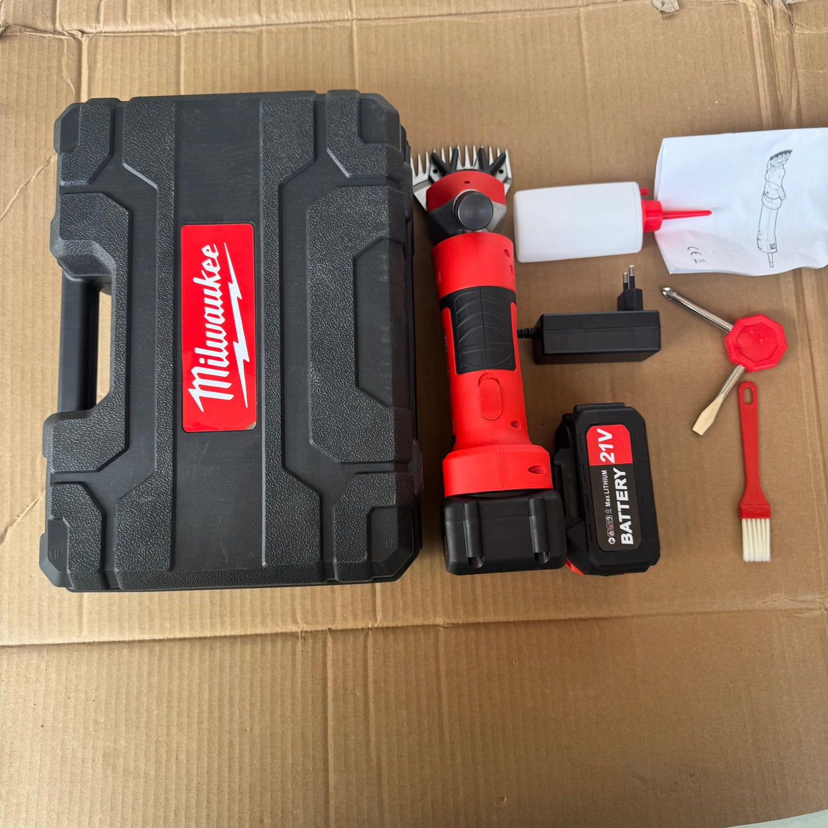 Milwaukee 21V Cordless Animal Shearing Machine For Sheep & Goats