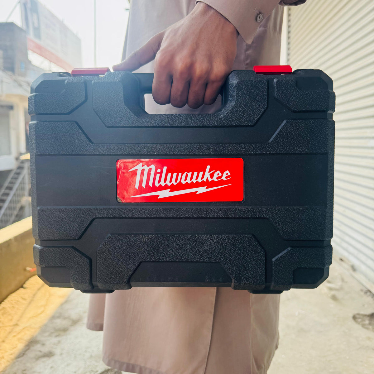 Milwaukee 21V Cordless Animal Shearing Machine For Sheep & Goats